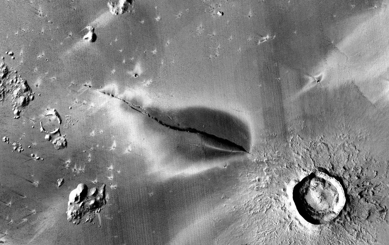 Recent volcanic signs on Mars hint at underground life | Popular Science