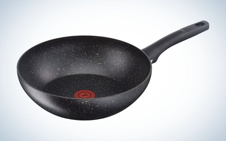 Black aluminum wok