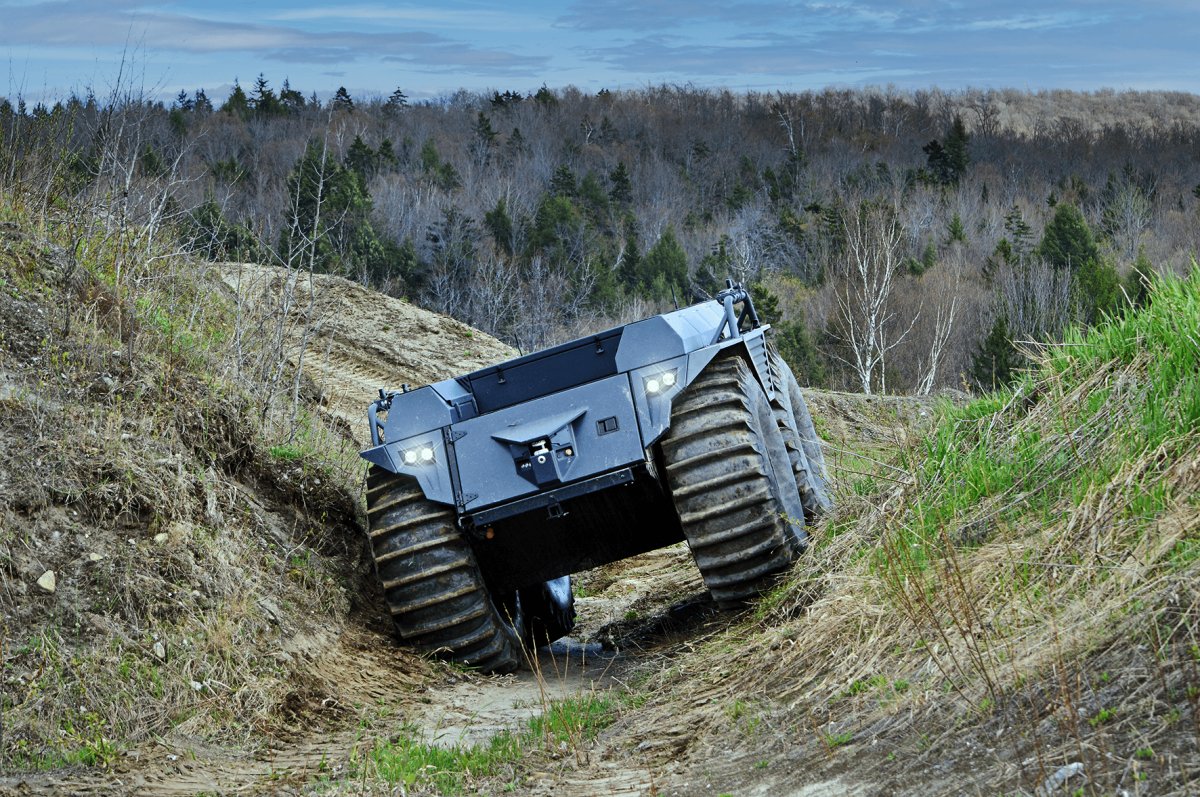 Watch the giant military Mission Master XT in action | Popular Science