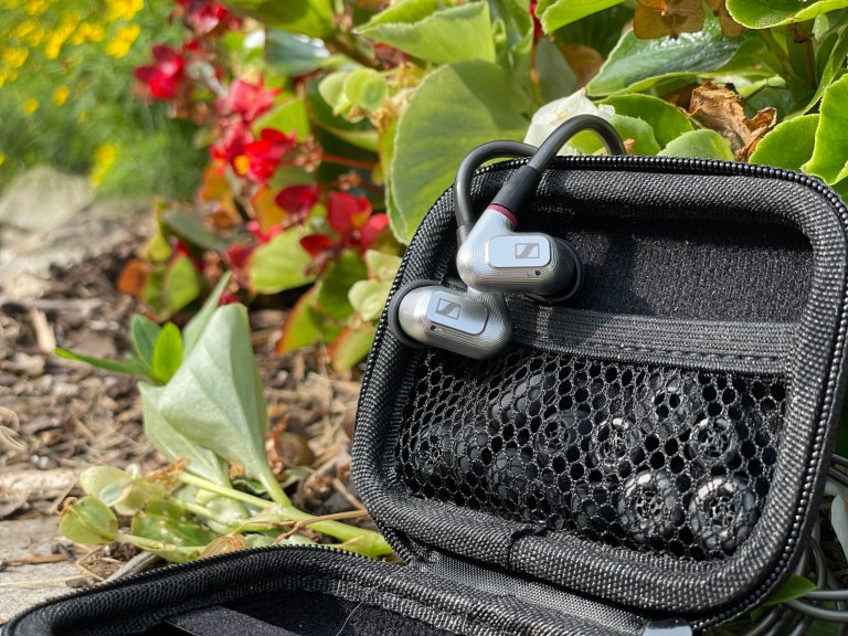 Sennheiser IE 900 open case