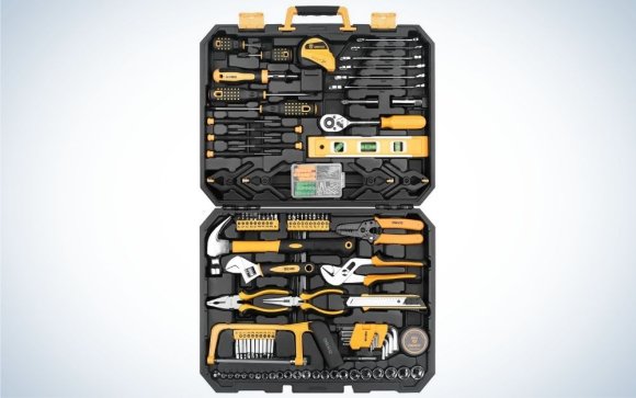 The Dekopro Mixed Tool Set is the best combo tool set for beginners.