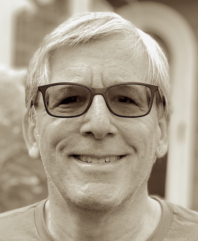 Mike Levine headshot