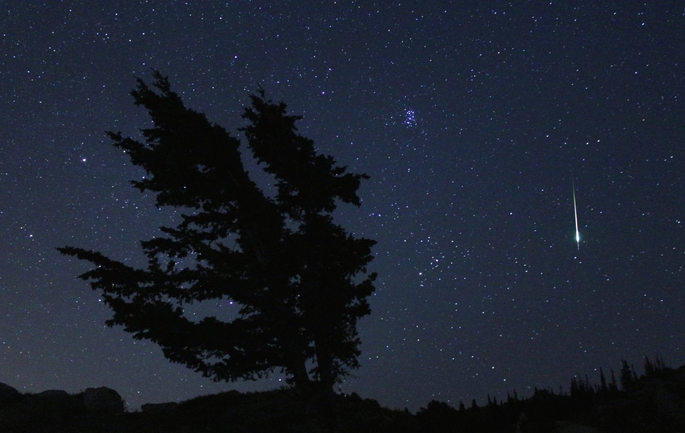 Meteor Management Meteor networks can now track falling space debris | Popular Science