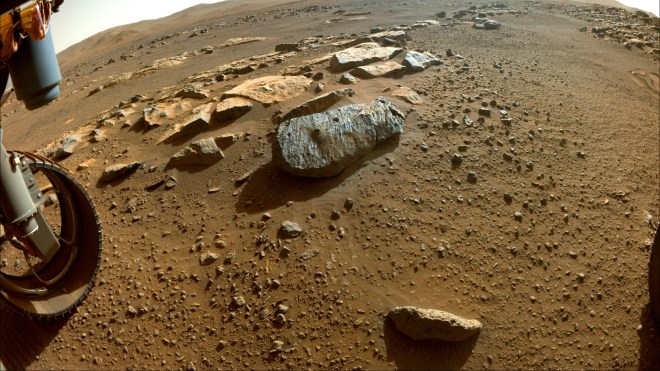 Nasa Roc Sicnce NASA's Perseverance rover takes first rock samples | Popular Science