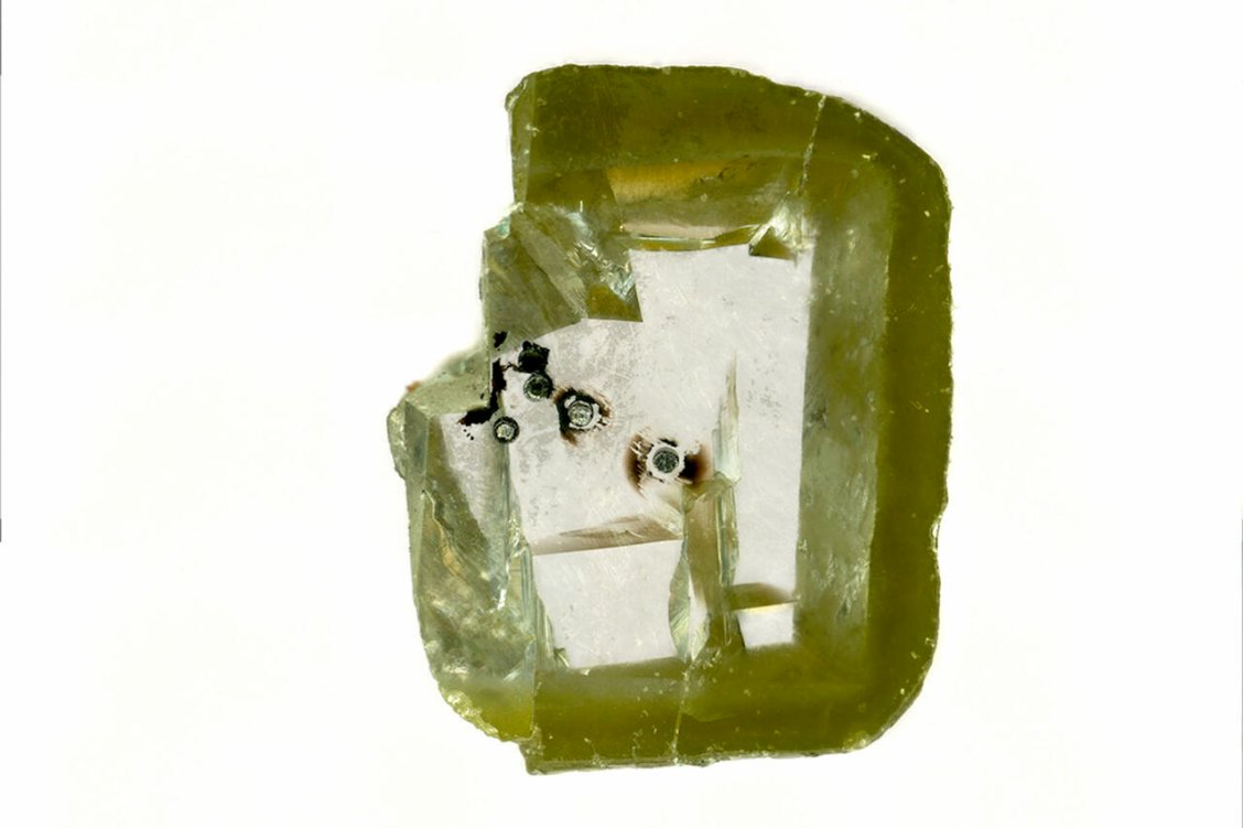 Davemaoite is a newfound mineral from a 'super deep' diamond