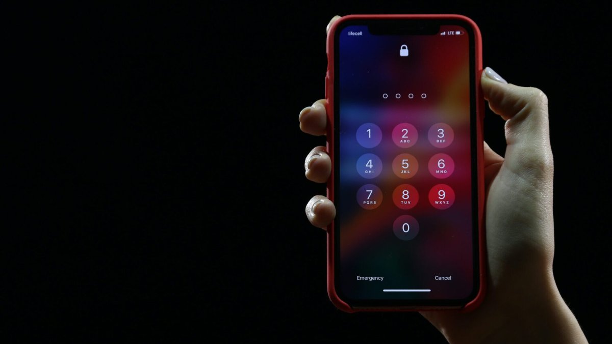 Latest iPhone bug threatens new and old models | Popular Science
