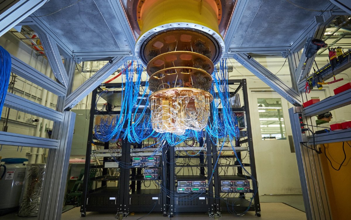 The wormhole and quantum computer qubit problem | Popular Science