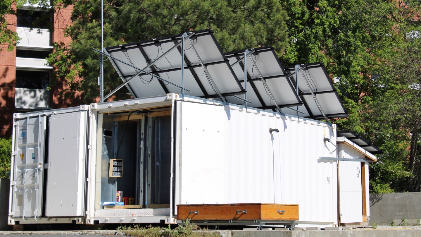 White Container Science Scientists harness ancient tech to cool down a shipping container ...