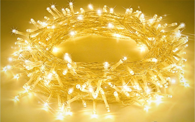 The JMEXSUSS string lights light up and plugged in