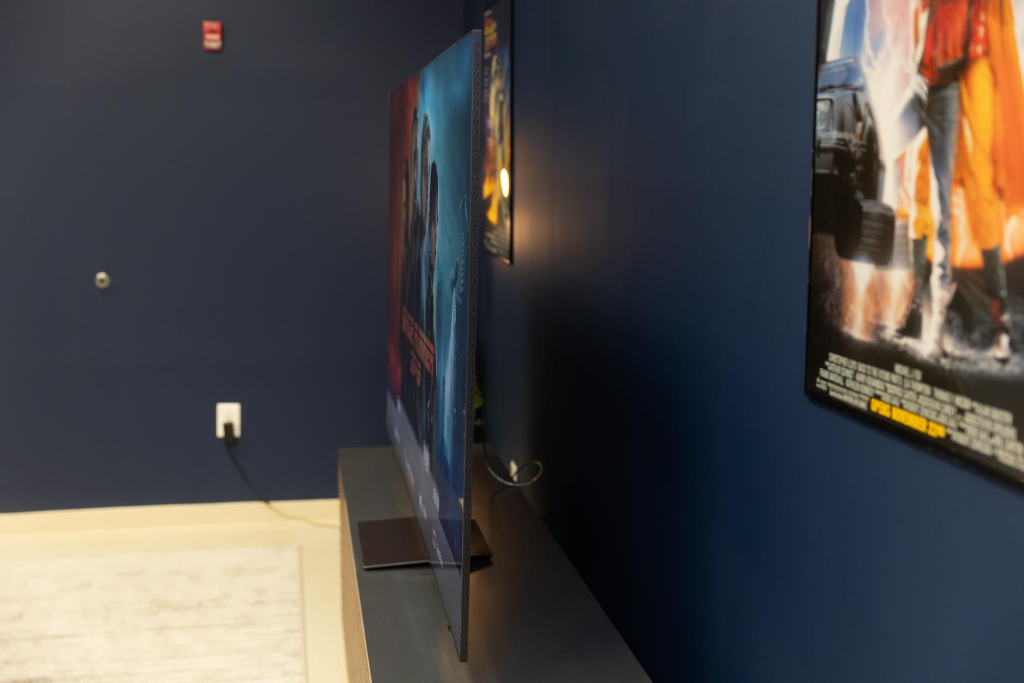 A side view of the QN900D