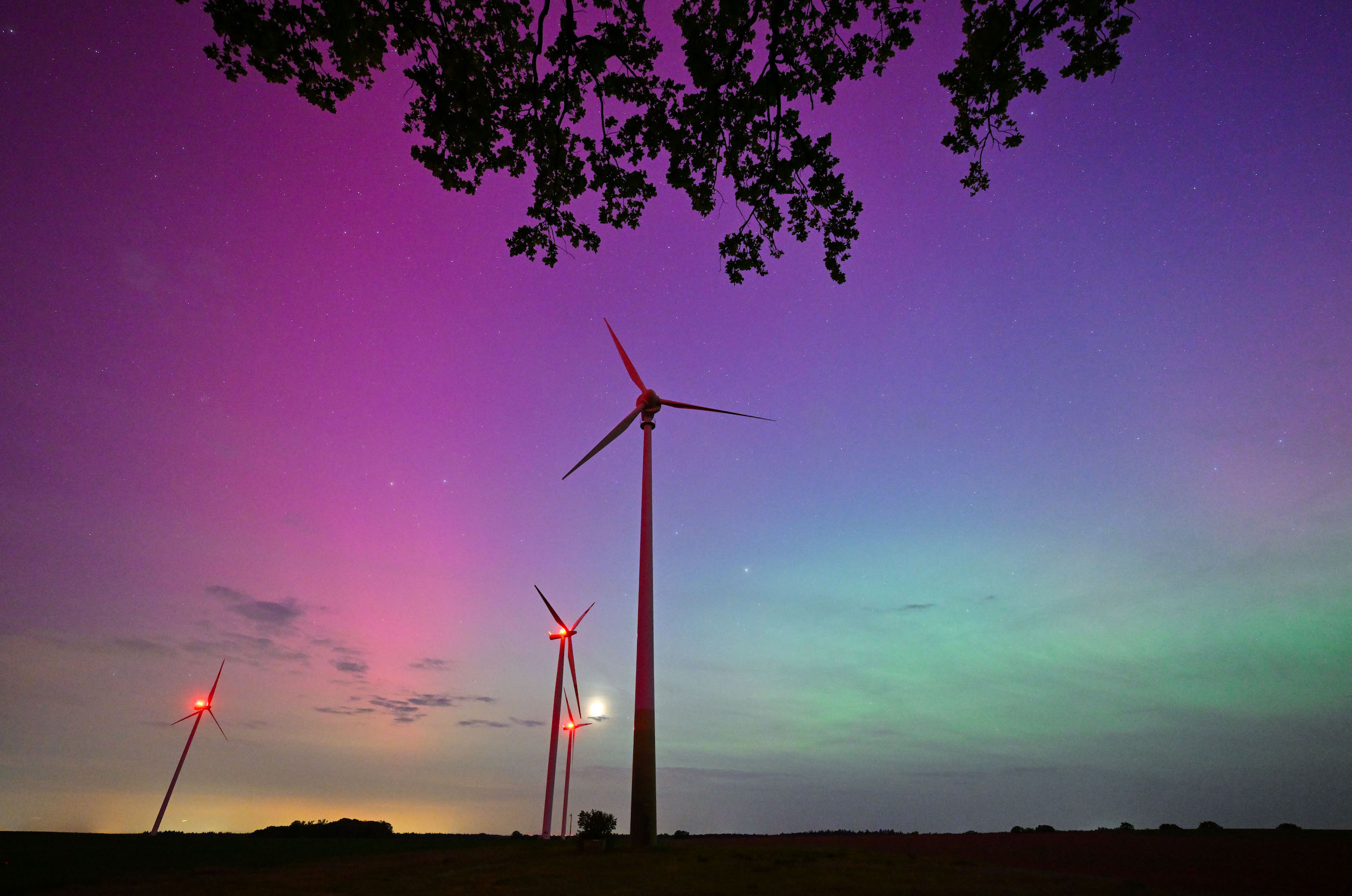 Spectacular aurora photos: Skies dazzle in vivid colors around the