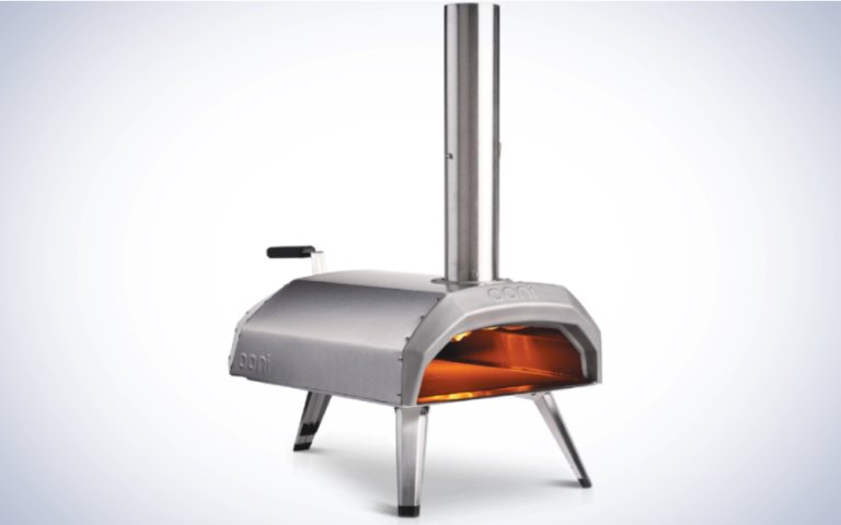 Ooni Karu 12 on a plain white background.