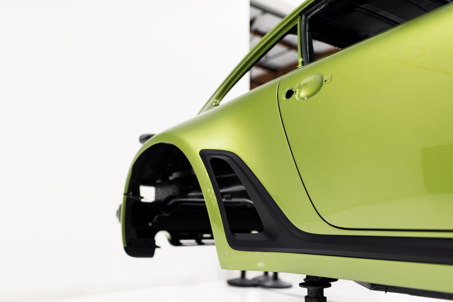 Inside the company ripping apart classic Porsche 911s to restore them ...