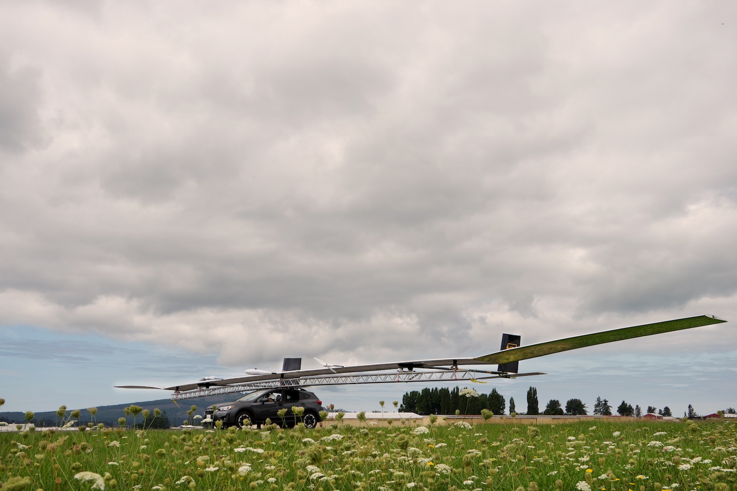 Drone sải cánh dài hơn cả Boeing, chạy năng lượng mặt trời