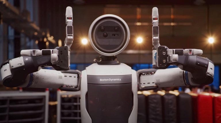 atlas robot holding up its three-digit hands