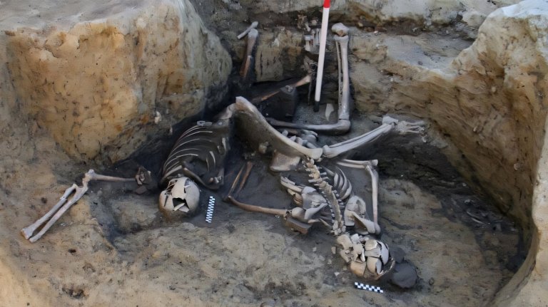Roman skeletons in water well mass grave