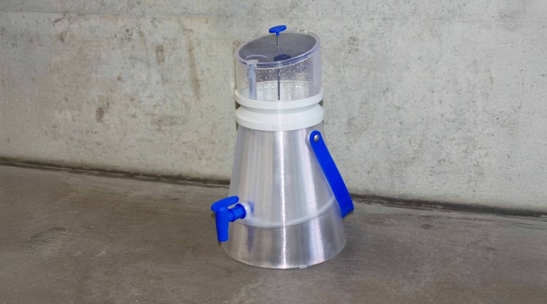 a pitcher-like device
