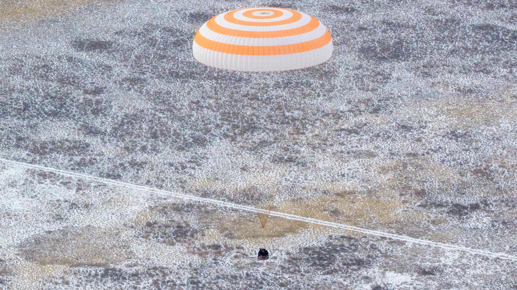 NASA astronaut comes home after circling Earth 3,920 times