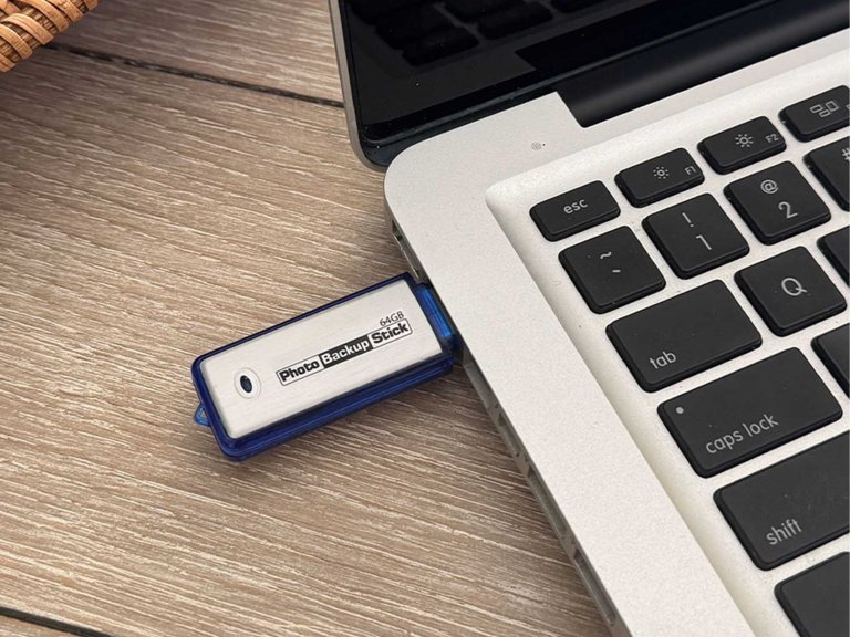 Primary image for never worry about your photos with the backup stick now 40-percent-off Stack Commerce sponsored deal