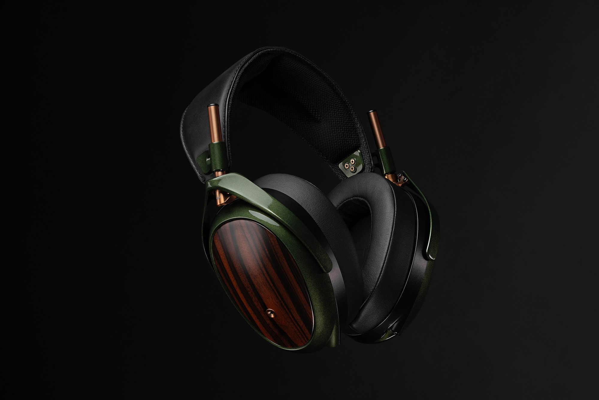 Meze Audio STRADA closed back dynamic driver headphones