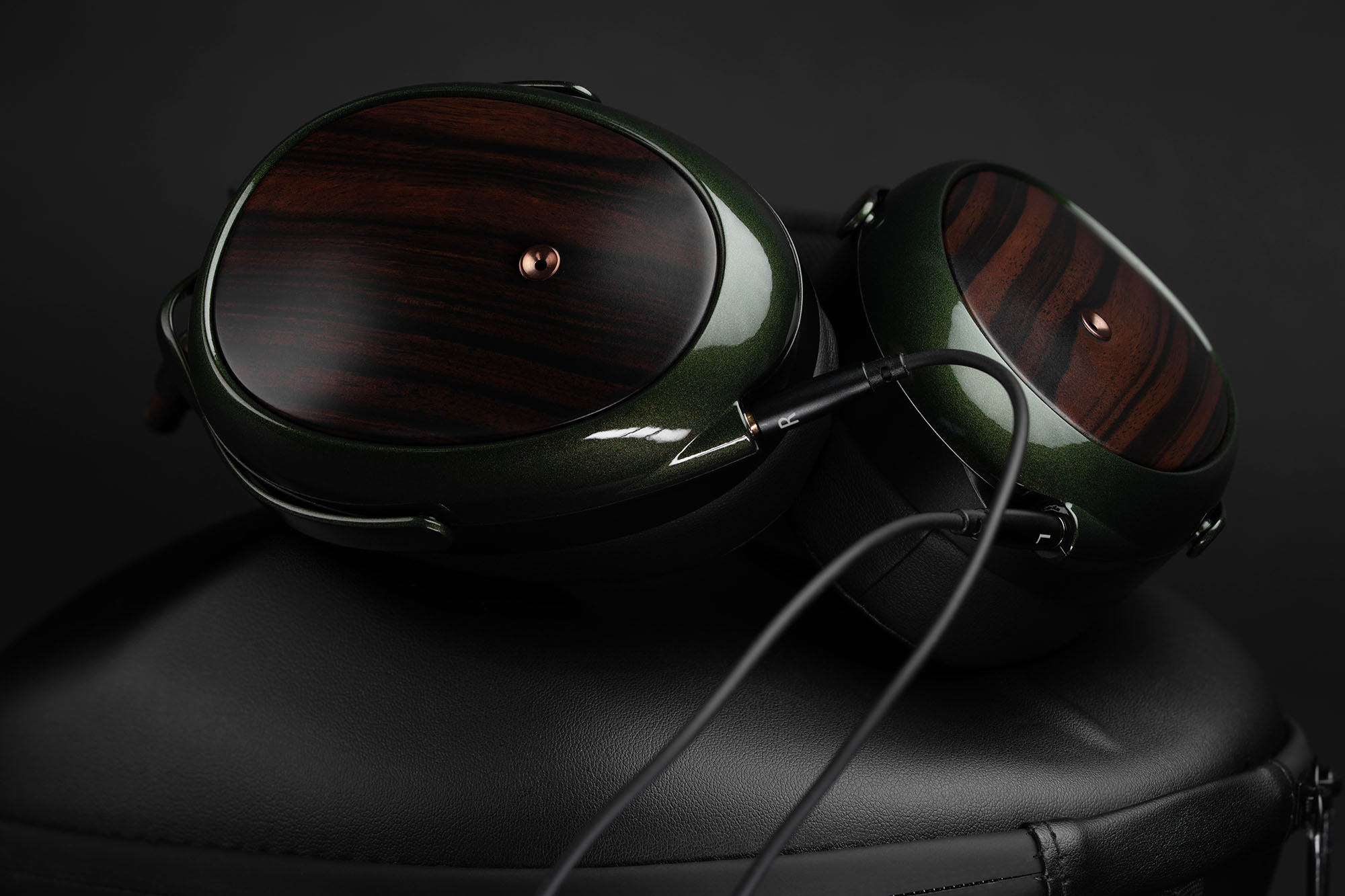 Meze Audio STRADA closed back dynamic driver headphones