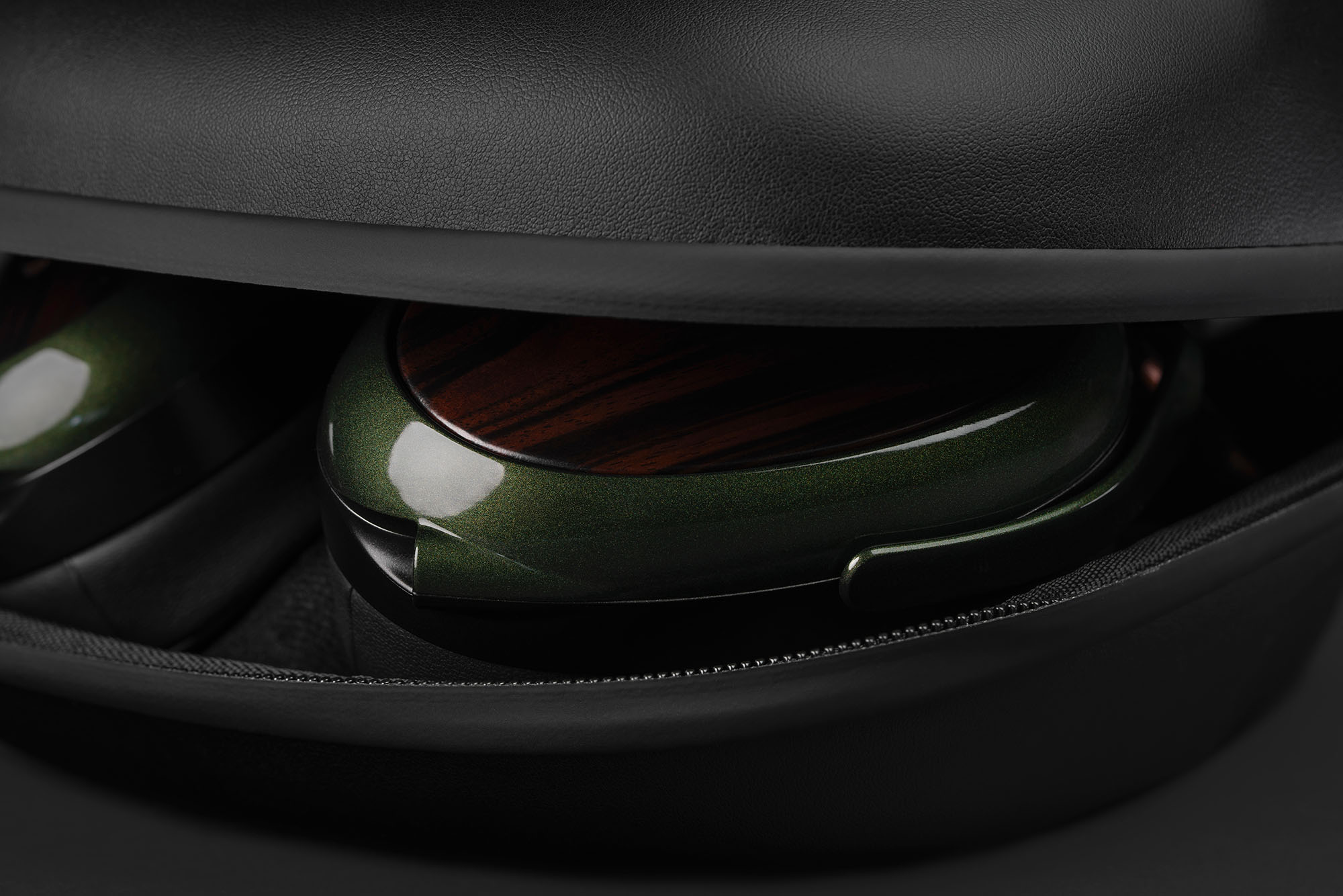 Meze Audio STRADA closed back dynamic driver headphones