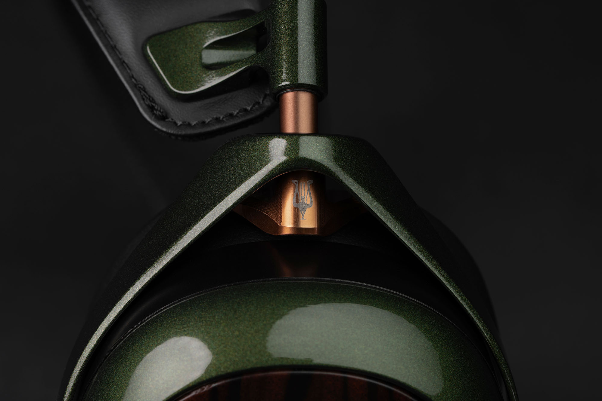 Meze Audio STRADA closed back dynamic driver headphones