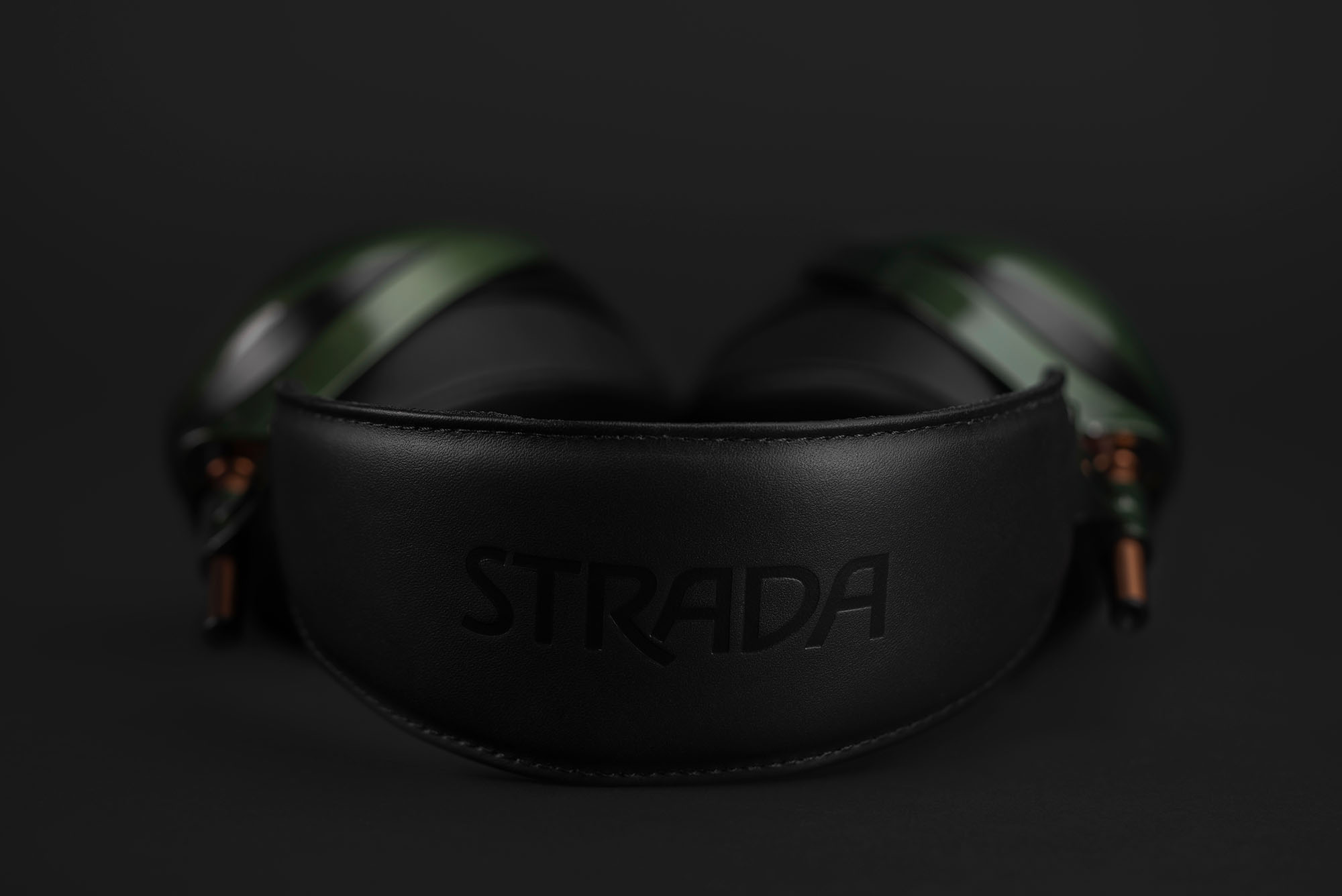 Meze Audio STRADA closed back dynamic driver headphones