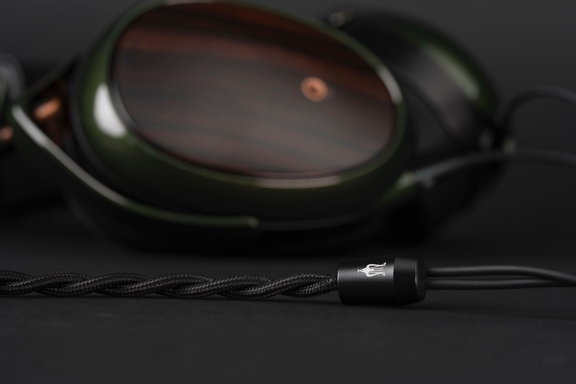 Meze Audio STRADA closed back dynamic driver headphones