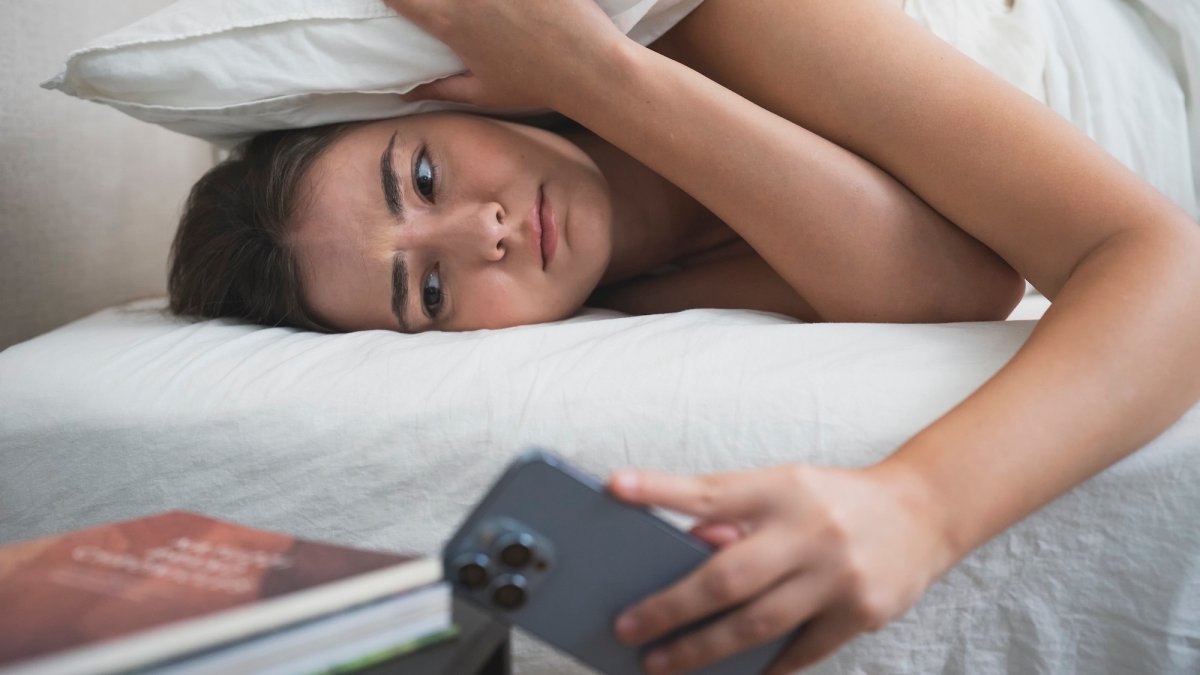 How to avoid the iPhone's notorious 'silent alarm' bug