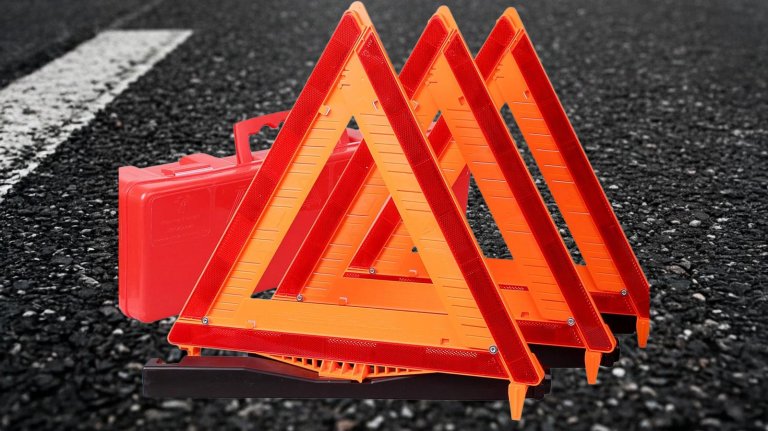 CARTMAN Warning Triangle DOT Approved, 3-Pack