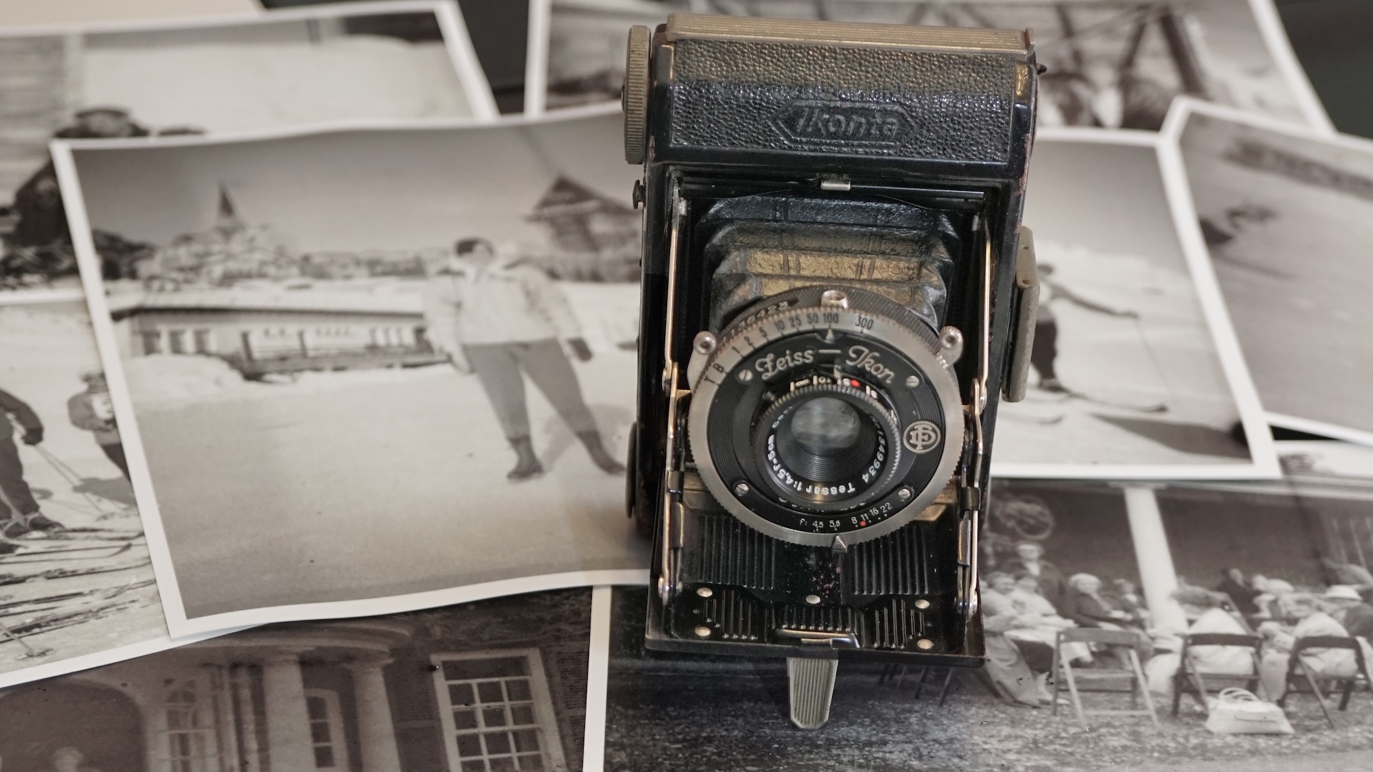 $13 thrift store camera hid 70-year-old undeveloped film | Popular