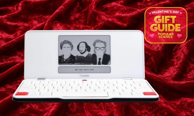 Freewrite Traveler distraction free typing device