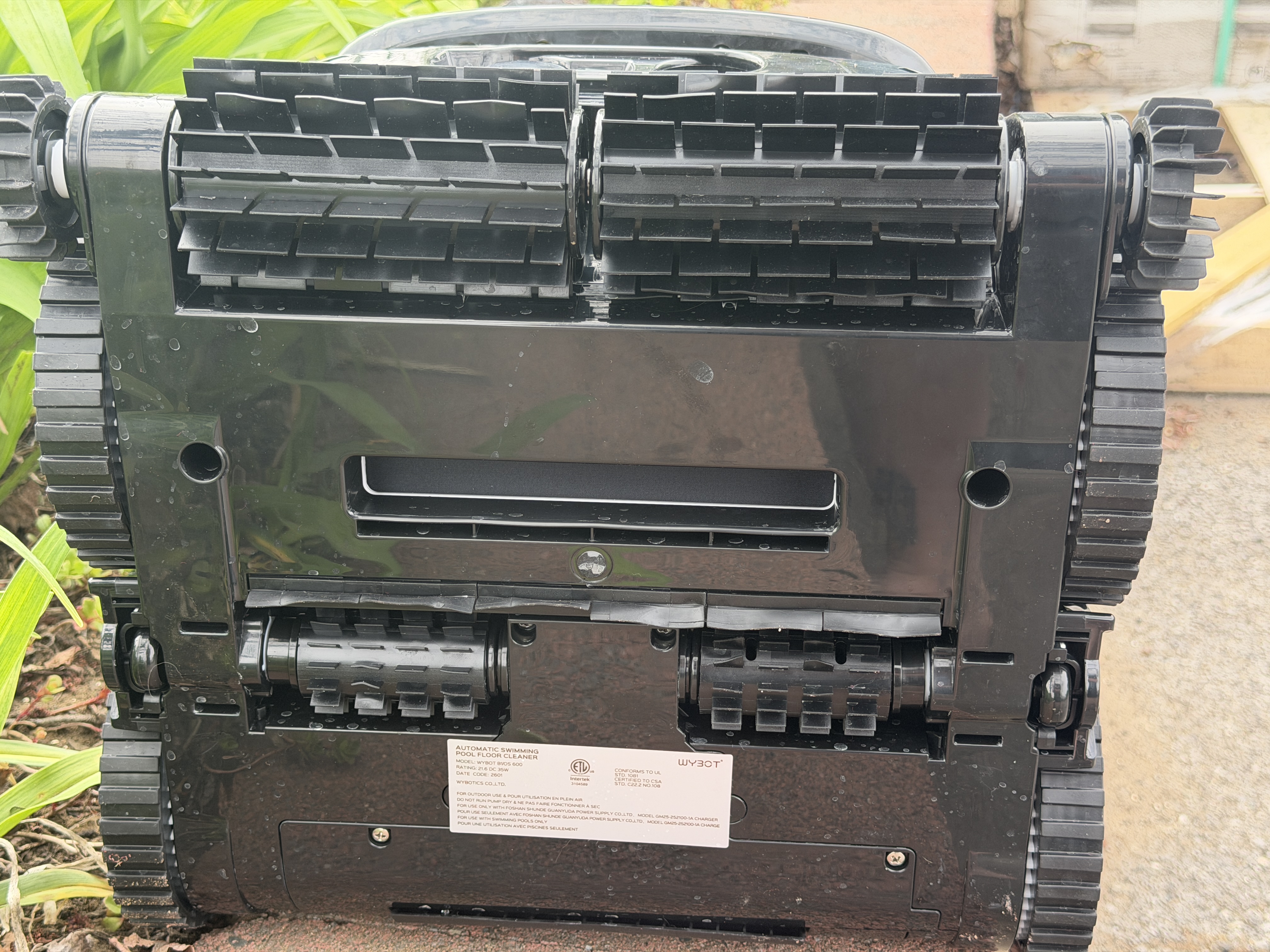 Wybot B1 robot vacuum bottom view