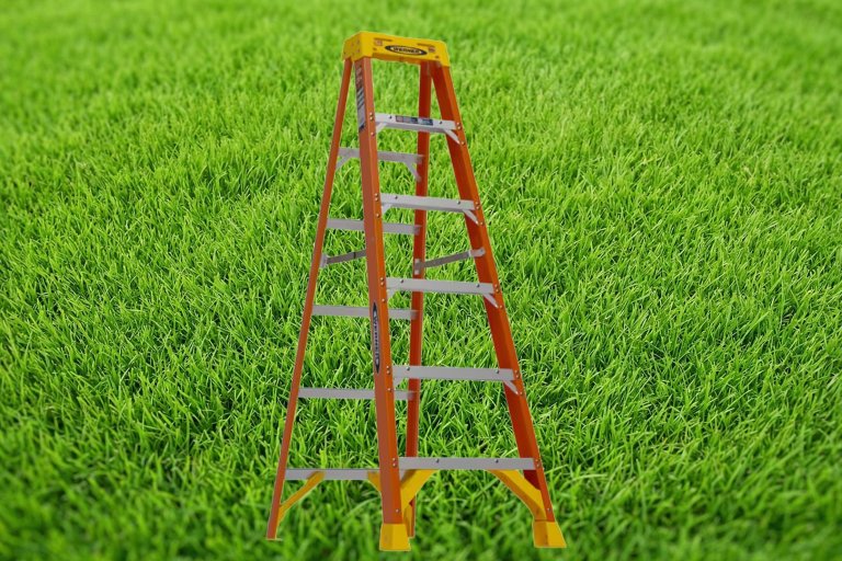 Werner 6-foot fiberglass step ladder 10 foot