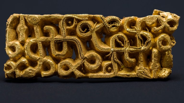 Gold sword scabbard from 6th century Norway