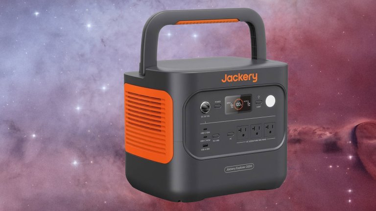 Jackery Explorer 2000 v2 Portable Power Station