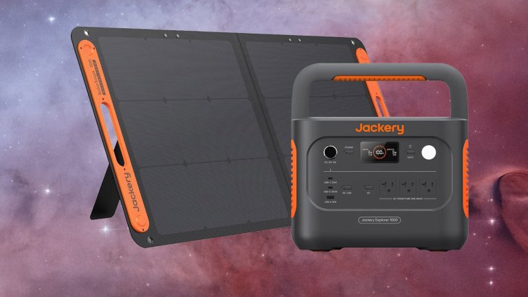 Jackery Solar Generator 1000 v2 with 100W Solar Panel