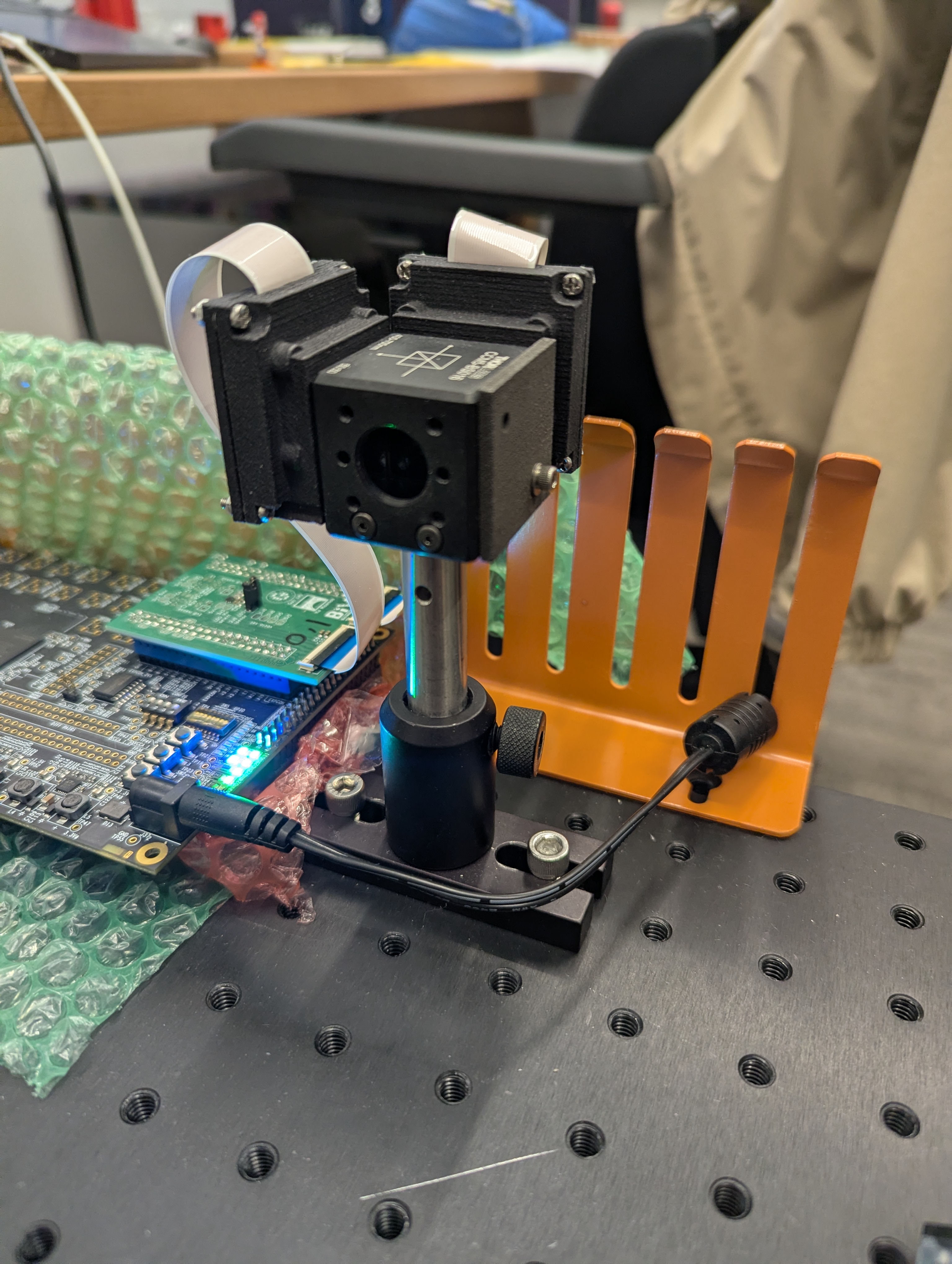 Camera 3D SpiderCam: Chỉ tốn chưa đến 1 watt điện nhờ cảm hứng từ mắt nhện nhảy.