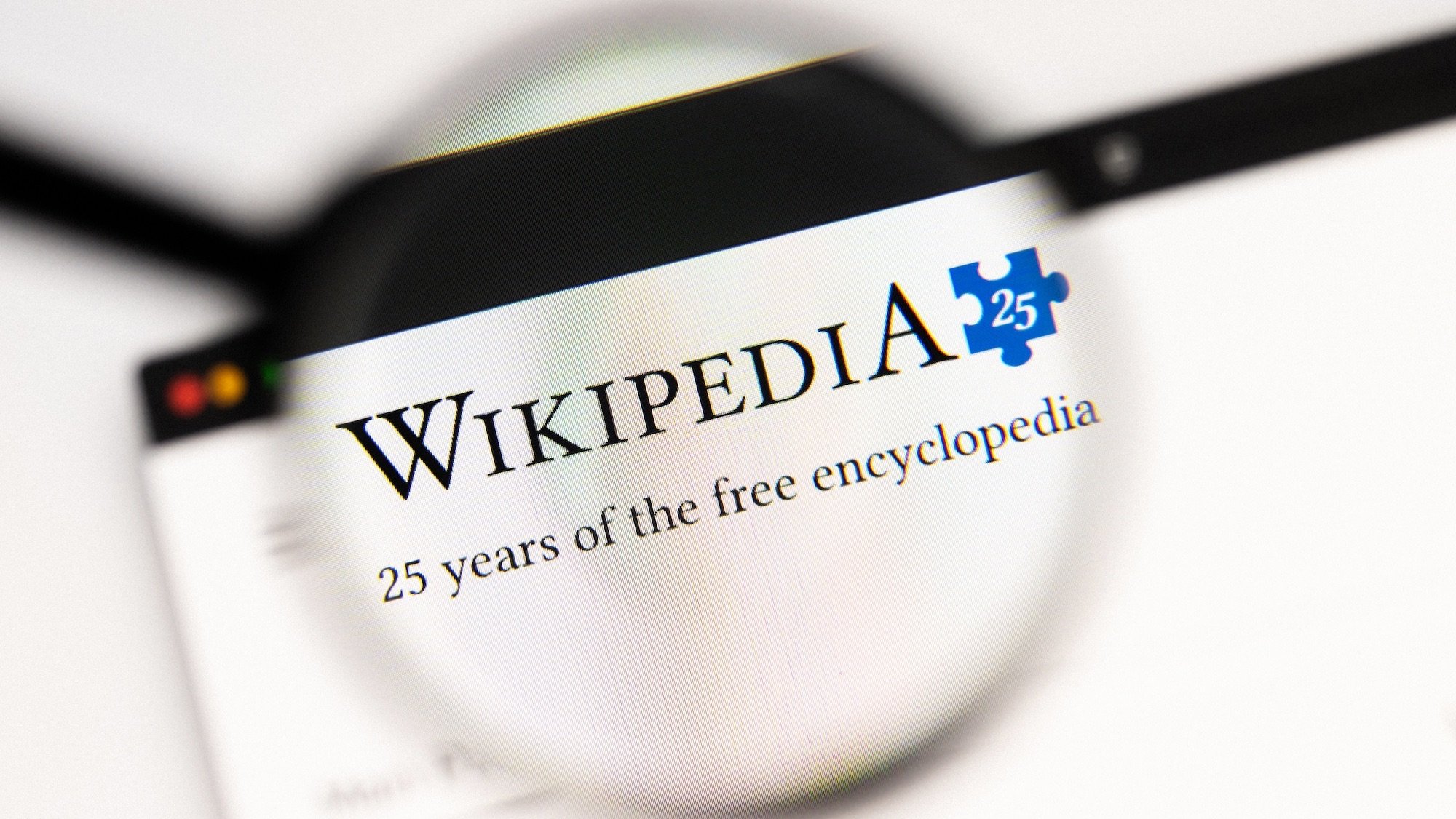 Closeup of Wikipedia website on a laptop screen.
