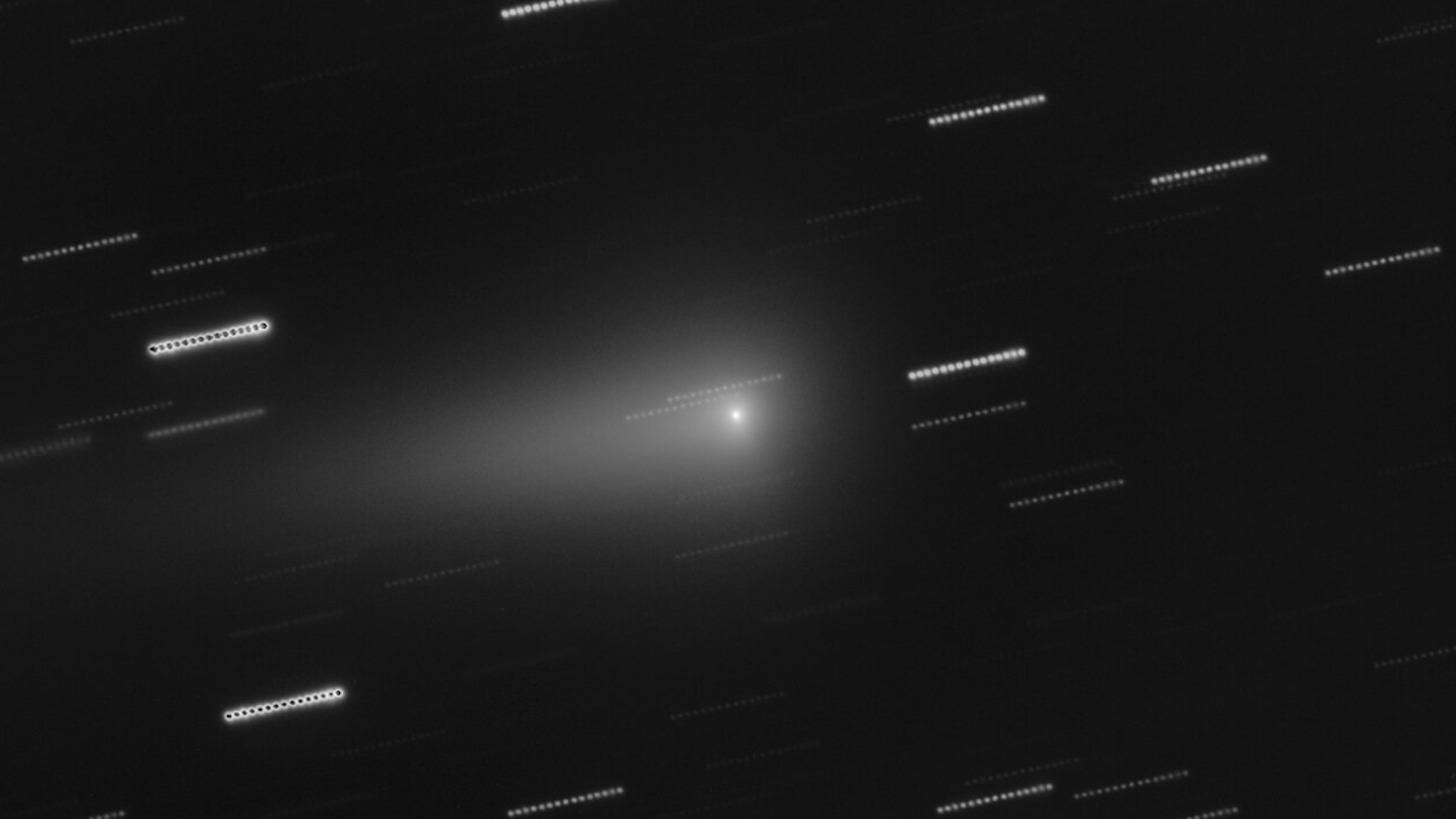 This image of interstellar comet 3I/ATLAS was taken on 18 January 2026 with the FORS2 instrument on ESO’s Very Large Telescope (VLT). It is a stack of several images spanning 14 minutes. As the comet moves on the sky, the stars appear as trails in the background.
