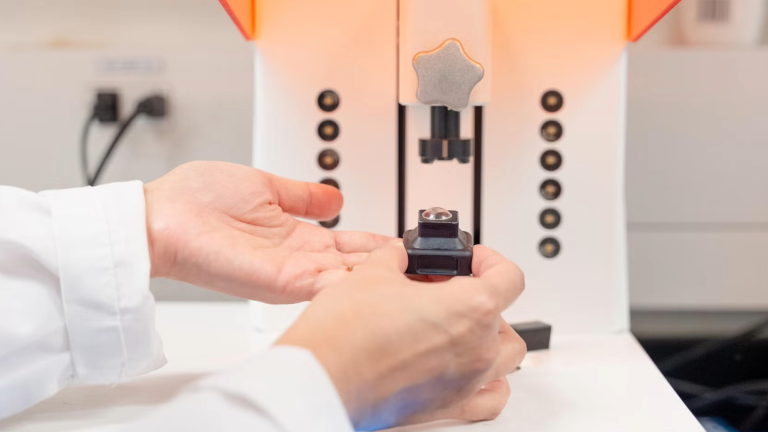 a contact lens under a 3d printer