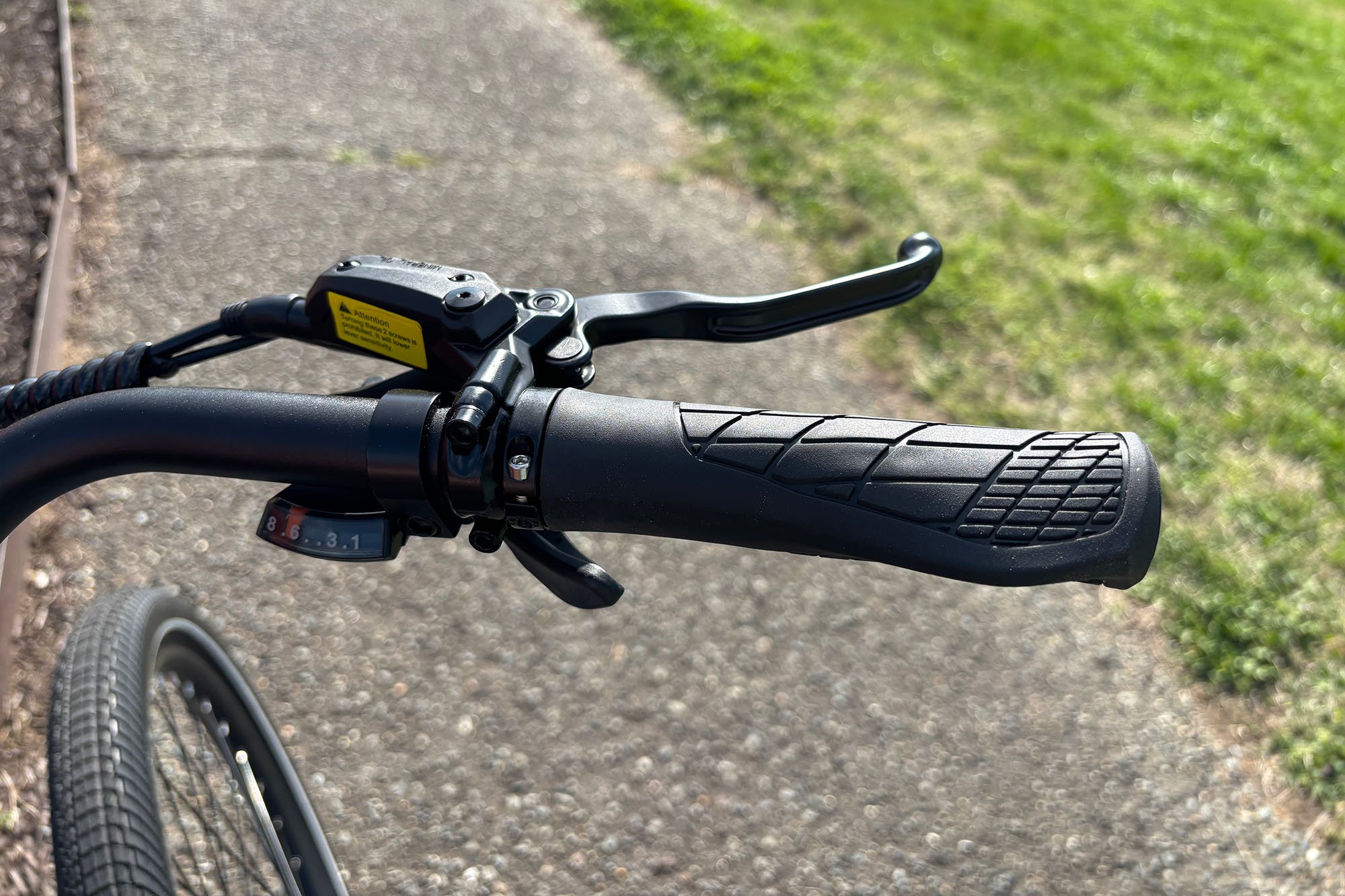 Close-up of the Heybike Venus right handlebar