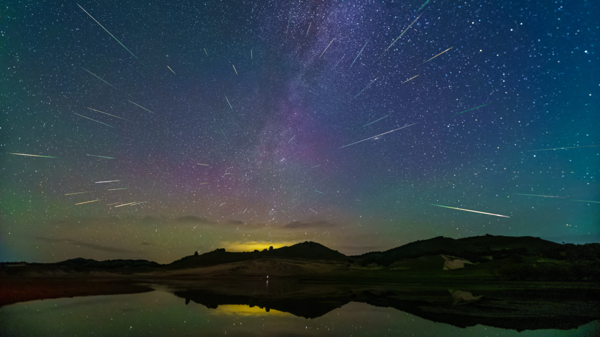 August stargazing: A planet parade, two eclipses, and one scary star
