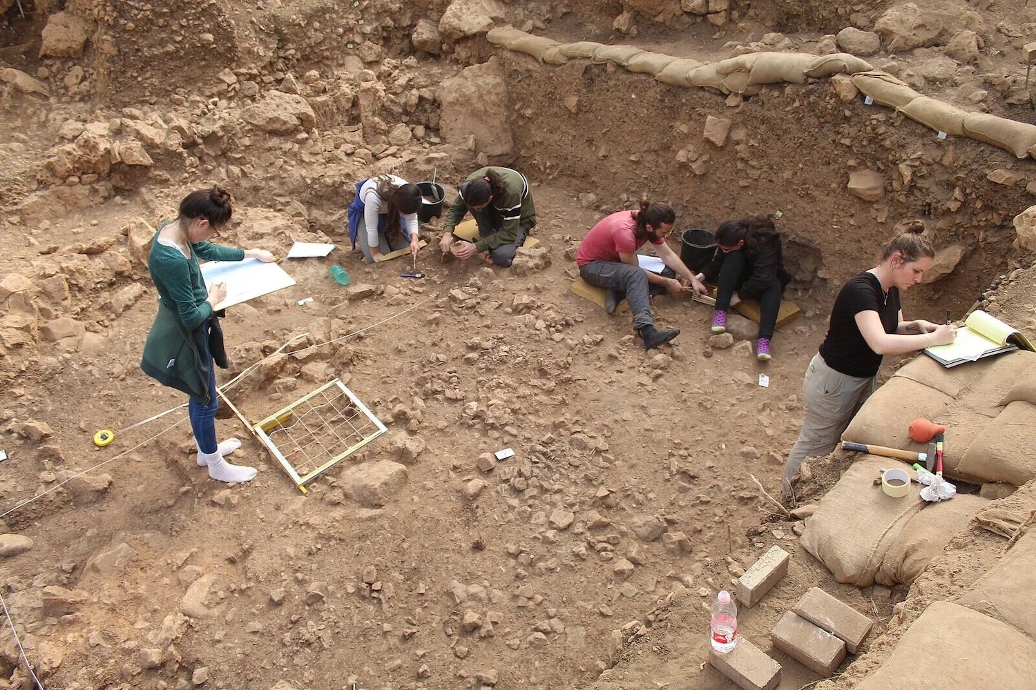 Lead author Maayan Lev (right) with colleagues during the excavations on Mount Carmel. Credit: Reuven Yeshurun