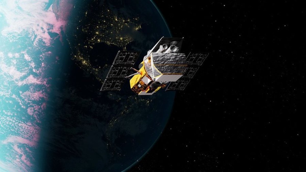 NASA Calls Off Risky Rescue, Lets Aging Swift Telescope Burn Out
