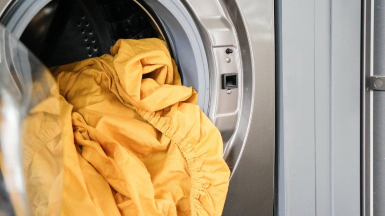Washing bedsheets