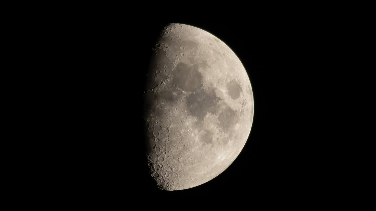 Astronomers measure the moon’s slow shrinkage